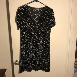 H&M - Black & White-polka dotted Summertime Dress